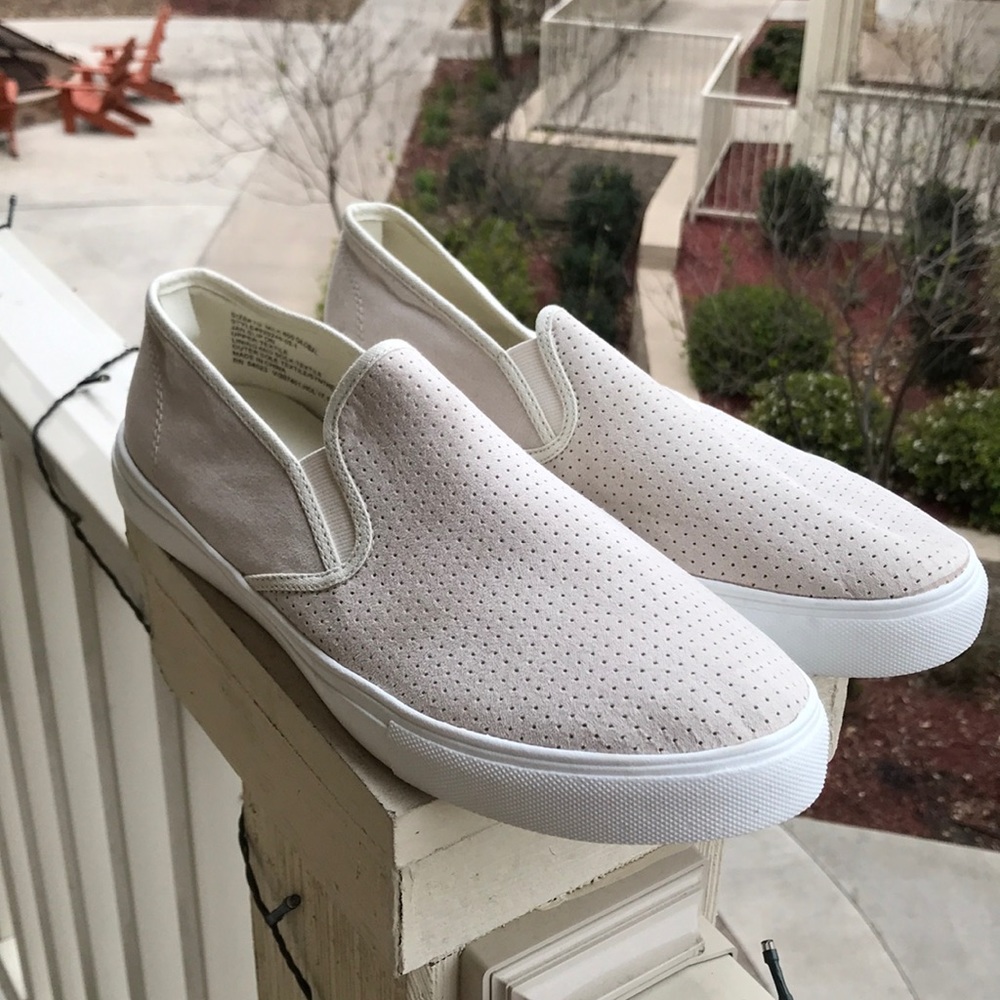 Gap slip on shoes size 10
